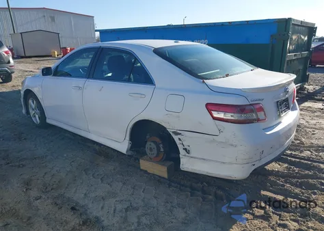 2011 Toyota Camry Se z USA, uszkodzony, nr VIN 4T1BF3EK5BU620417